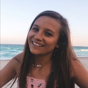 Meet your Posher, Ella